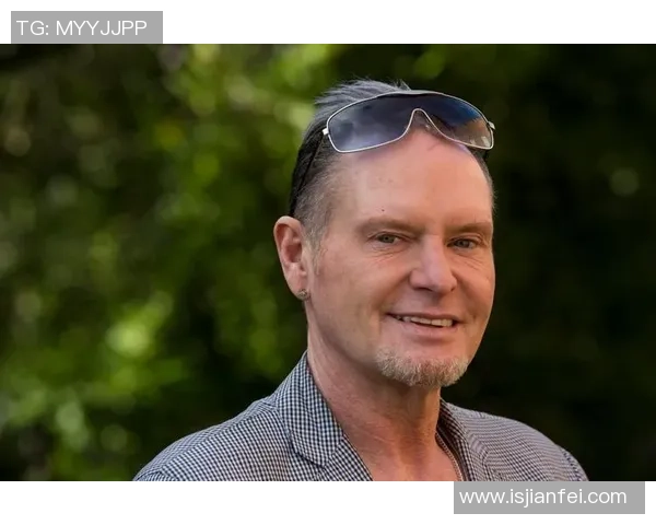 莱奥的成长之路：从小镇少年到世界足球巨星的奋斗历程