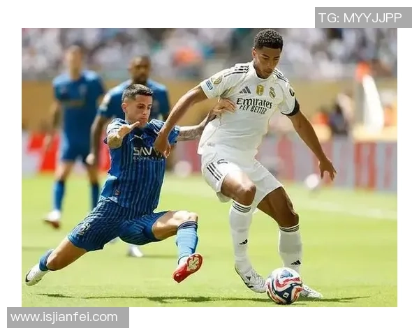 香港足球队挑战皇家马德里展现亚洲球队实力与魅力的巅峰对决